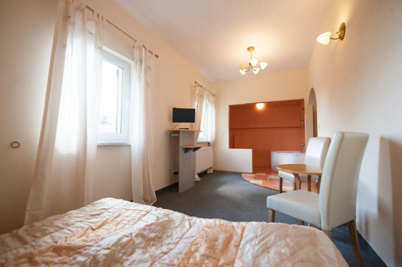 Gosciniec Pod Fura Bed & Breakfast *